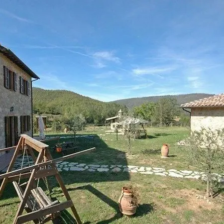 Sleeps 4 Pool Apartment *